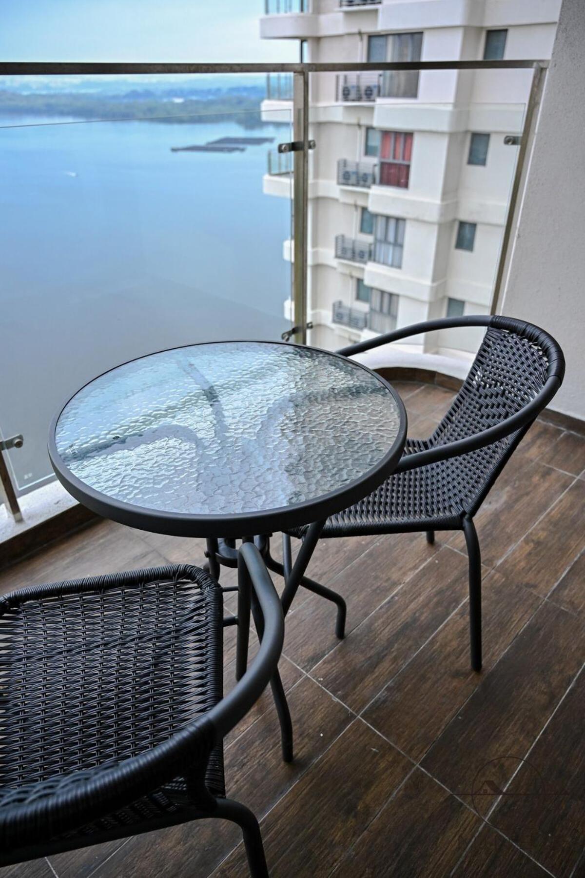 Апартаменты Kingsbay B #5Pax #Vintagewood #Highfloor Джохор-Бару Экстерьер фото